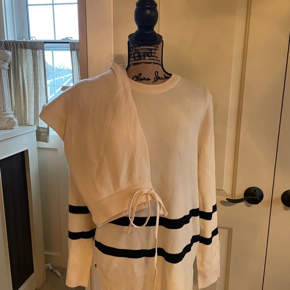 Priv Rian Lounge Set. Super soft lounge set. Material content is not listed. - Picture 7 of 14